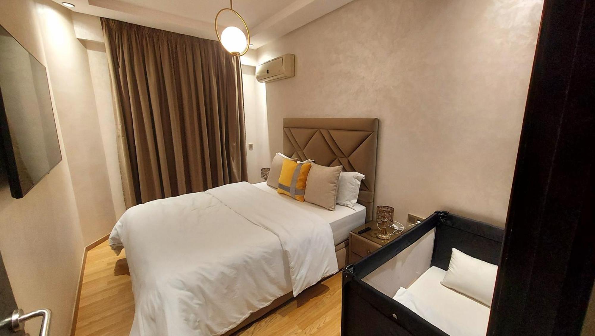 Luxury Downtown Apartment Of 80M2 In Front Of Hassan 2 Mosque And Sea From Family , Pour Famille , Interdit Couples Araabic Non Marie, Forbidden Unmarried Araabic Couples Basement Car Park Casablanca Zewnętrze zdjęcie